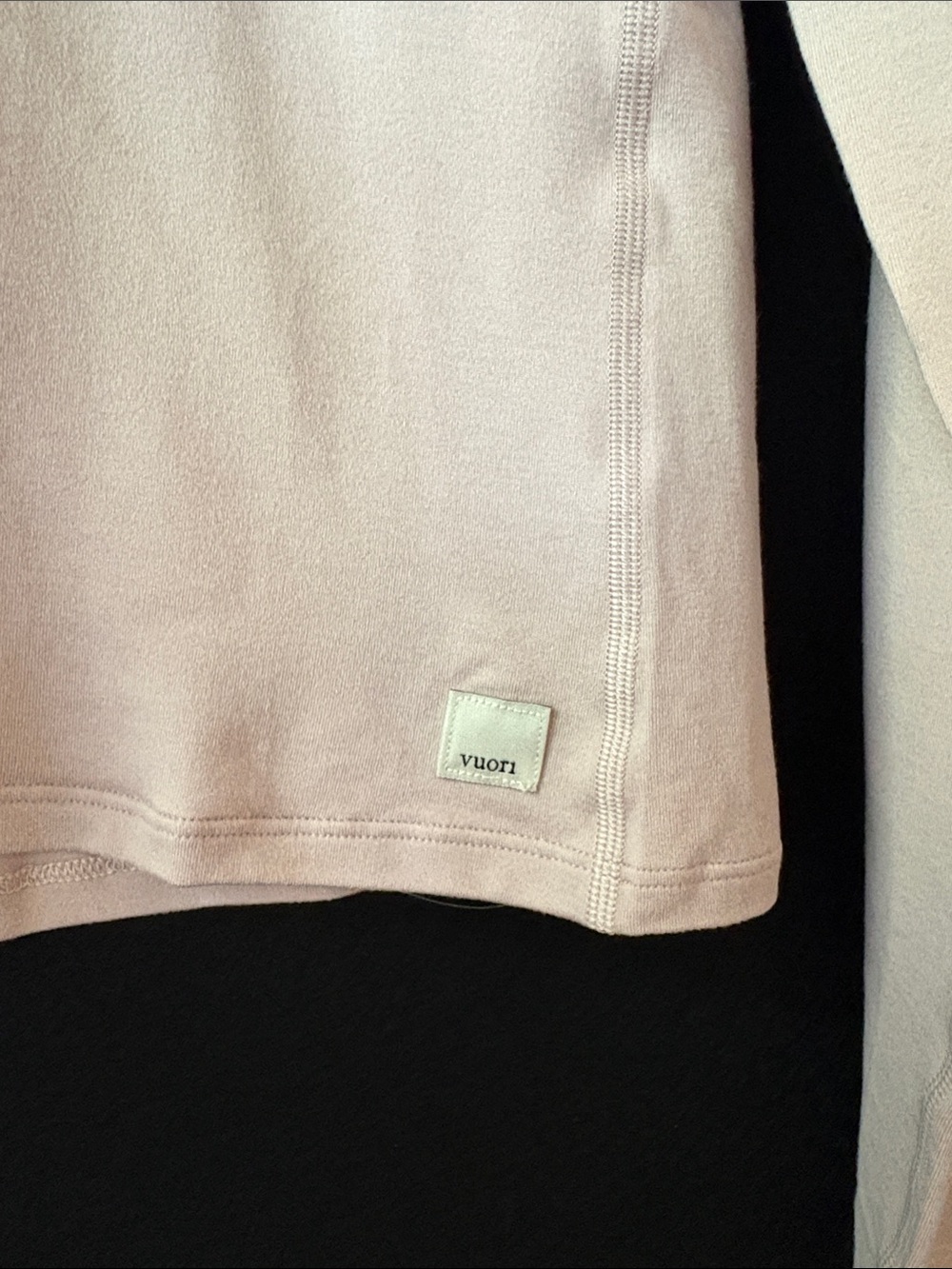 Vuori Long-Sleeve Halo Essential Scoop Shirt in a pale blush color Large - Picture 3 of 10